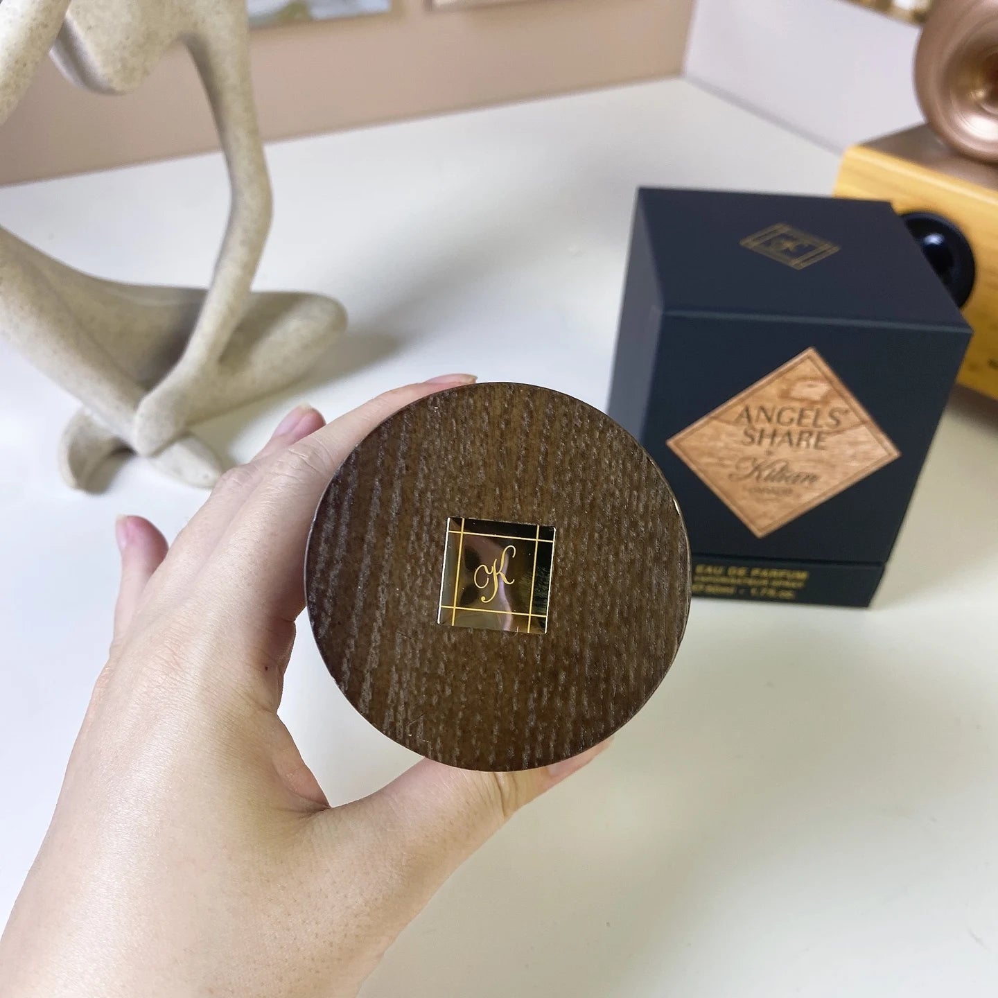 Angels' Share Paradis Woody Aroma Perfume: A Fantastic Olfactory Journey